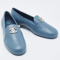 مملوكة مسبقًا Chanel Blue Leather CC Smoking Slippers Size 38