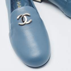 مملوكة مسبقًا Chanel Blue Leather CC Smoking Slippers Size 38