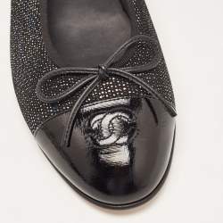 Pre Owned Chanel Black Metallic Suede and Patent Leather CC Cap Toe Bow Ballet Flats Size 42