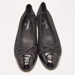 Pre Owned Chanel Black Metallic Suede and Patent Leather CC Cap Toe Bow Ballet Flats Size 42