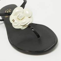 Pre Owned Chanel Black Patent Leather CC Camellia Flat Sandals Size 39.5