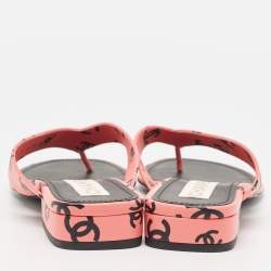 Pre Owned Chanel Pink/Black CC Print Leather Thong Sandals Size 40