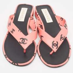 Pre Owned Chanel Pink/Black CC Print Leather Thong Sandals Size 40