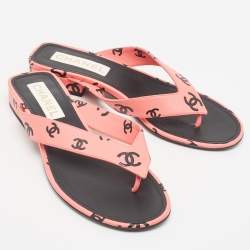 Pre Owned Chanel Pink/Black CC Print Leather Thong Sandals Size 40