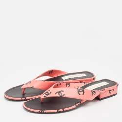 Pre Owned Chanel Pink/Black CC Print Leather Thong Sandals Size 40