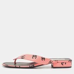 Pre Owned Chanel Pink/Black CC Print Leather Thong Sandals Size 40