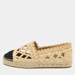 Pre Owned حذاء إسبادريل فلات شانيل كانفاس سي سي ورافية بقصات ليزر بيج/أسود مقاس 39