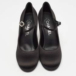 Chanel Black Satin Interlocking CC Logo Pumps Size 37.5