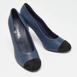 Pre Owned Chanel Blue/Black Leather and Suede Cap Toe Pumps Size 40