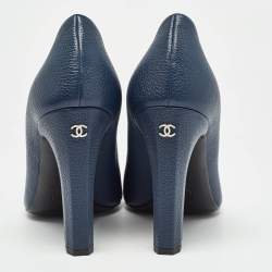 Pre Owned Chanel Blue/Black Leather and Suede Cap Toe Pumps Size 40