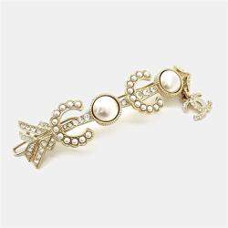 مملوكة مسبقًا Chanel Metal Arrow Coco Hair Clip