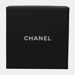 Pre Owned Chanel CC Pearl Embellished Flower Brooch
