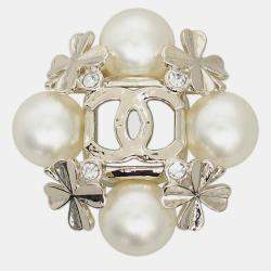Pre Owned Chanel CC Pearl Embellished Flower Brooch