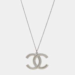 Pre Owned Chanel CC Crystal Silver Tone Pendant Necklace