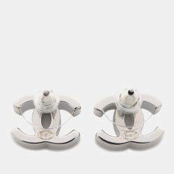 مملوكة مسبقًا Chanel Silver/Transparent Metal Rhinestone Cc Logo Rhinestone Earrings