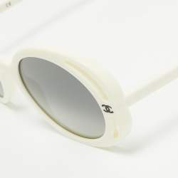 Pre Owned Chanel Off White/Black Gradient CC Round Sunglasses