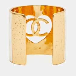 Pre Owned Chanel CC Heart Crystals Enamel Gold Tone Cuff Bracelet