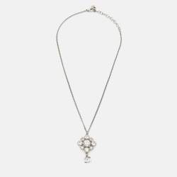مملوكة مسبقًا Chanel CC Crystals SIlver Tone Necklace
