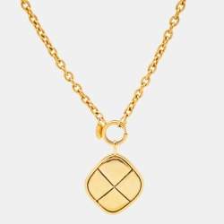 Pre Owned Chanel CC Matelassé Diamond Shape Gold Tone Necklace