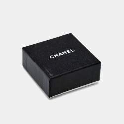 Pre Owned Chanel CC Faux Pearl Resin Silver Tone Brooch