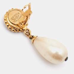 Pre Owned Chanel Clover Enamel Faux Pearl Gold Tone Clip On Earrings