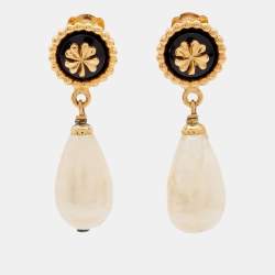 Pre Owned Chanel Clover Enamel Faux Pearl Gold Tone Clip On Earrings