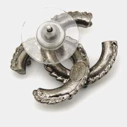 مملوكة مسبقًا Chanel CC Faux Pearl Enamel Gunmetal Tone Earrings