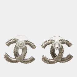 مملوكة مسبقًا Chanel CC Faux Pearl Enamel Gunmetal Tone Earrings