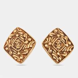 Pre Owned Chanel CC Gold Tone Clip On Earrings
