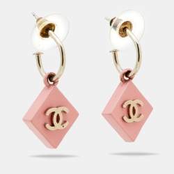 Pre Owned أقراط شانيل CC طلاء وردي فضي اللون