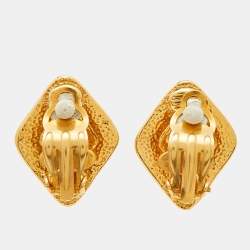 Pre Owned Chanel CC Gold Tone Rhombus Clip-on Earrings