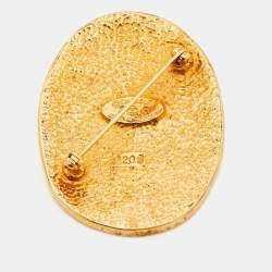 مملوكة مسبقًا دبوس بروش شانيل CC بتاج بزخرفة باللون الذهبي