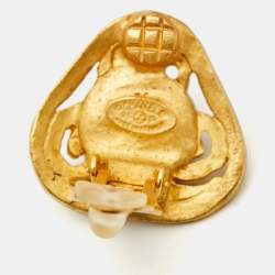 Pre Owned أقراط شانيل CC ذهبي اللون مركب