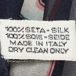 Pre Owned شال شانيلا حرير شيفون مطبوع بقلوب وشعار أسود عتيق