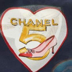 Pre Owned شال شانيلا حرير شيفون مطبوع بقلوب وشعار أسود عتيق