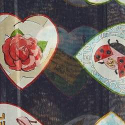 Pre Owned شال شانيلا حرير شيفون مطبوع بقلوب وشعار أسود عتيق