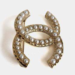 Pre Owned Chanel Gold Tone CC Pearl Brooch