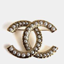 Pre Owned Chanel Gold Tone CC Pearl Brooch