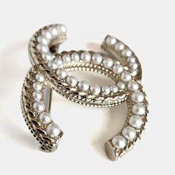Pre Owned Chanel Gold Tone Faux Pearl CC Pin Brooch