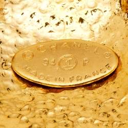 مملوكة مسبقًا بروش شانيل CC معدني ذهبي اللون