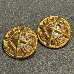 Pre Owned Chanel 93P Round Mirror CC Clip on Earrings