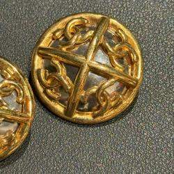 Pre Owned Chanel 93P Round Mirror CC Clip on Earrings