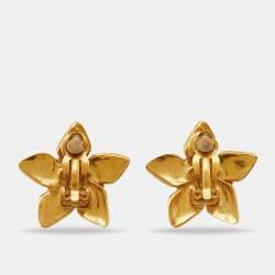 Pre Owned Chanel CC Flower Gold Tone Clip-on Stud Earrings