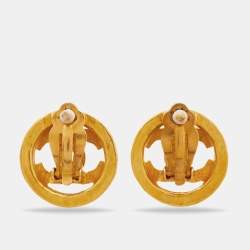 Pre Owned Chanel CC Gold Tone Round Clip-on Stud Earrings