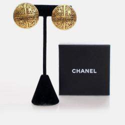 Pre Owned Chanel Vintage Gold Medallion Clip On Earrings