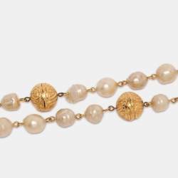 Pre Owned Chanel Gold Tone CC Logo White Faux Pearl Station Necklace
