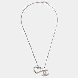 Pre Owned Chanel CC Heart Chain Necklace Silver