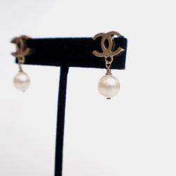 Pre Owned Chanel Vintage CC Pearl Drop Earrings