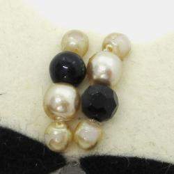 Pre Owned Chanel Artificial Pearl Bow Brooch Pin White Felt