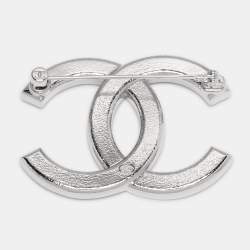 Pre Owned Chanel Silver Tone Metal Chain Detail CC Brooch